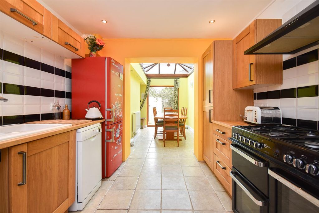 Property photo 2 of 24 Kitchen