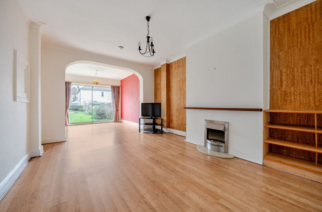 Property photo 2 of 19 1411212-11-69958d...