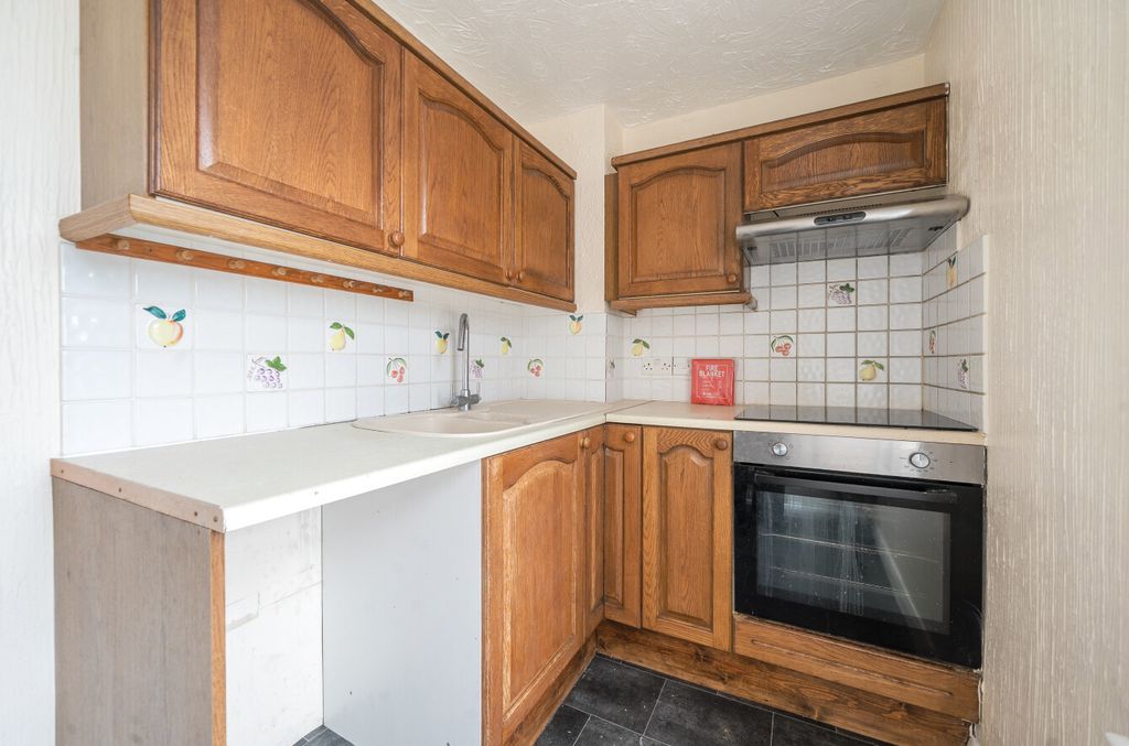 Property photo 3 of 10 1471876-21-6A2006...