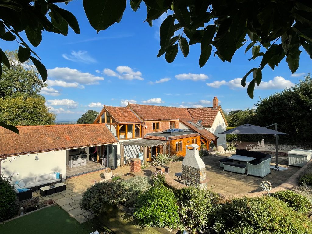 Property photo 2 of 32