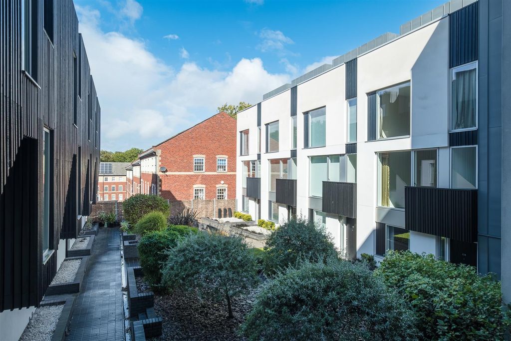 Property photo 2 of 18 Untitled (4 Of 18).Jpg