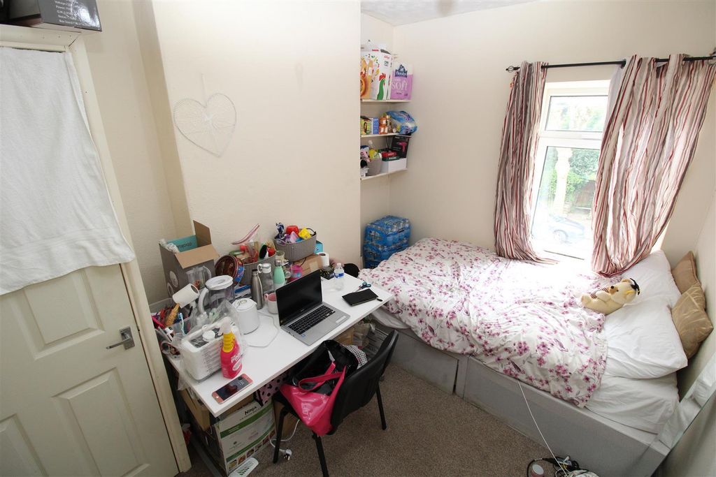 Property photo 1 of 7 86B - Room 5.Jpg