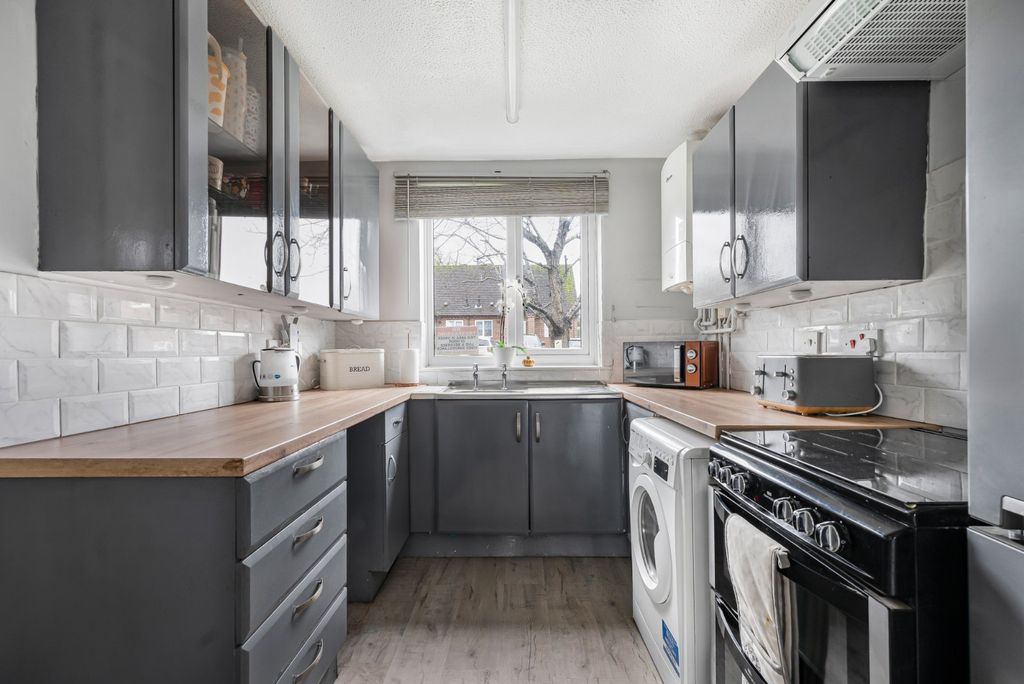 Property photo 2 of 15 Picture No. 05