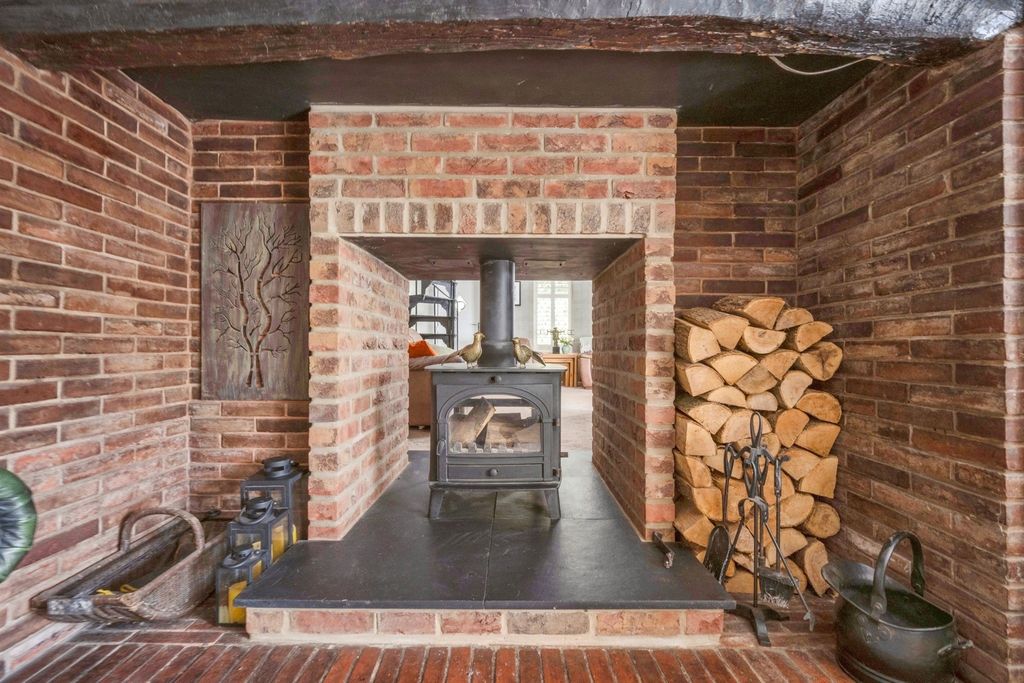 Property photo 3 of 23