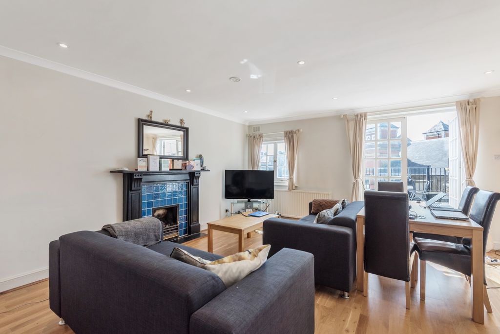 Property photo 1 of 6 Reception