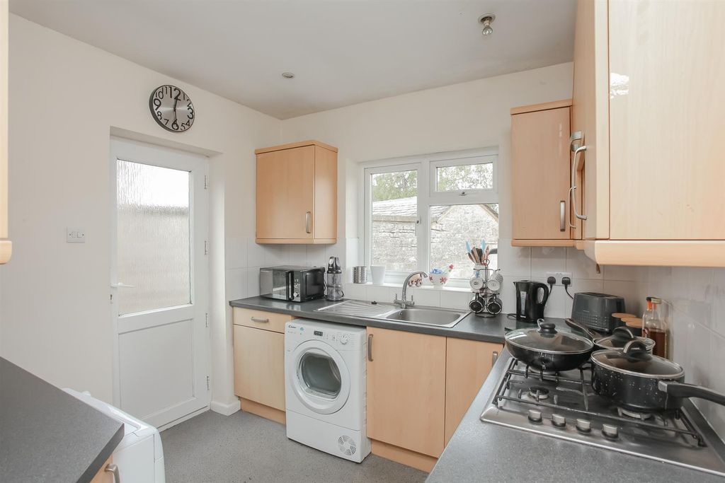 Property photo 3 of 12 Img_2884.Jpg