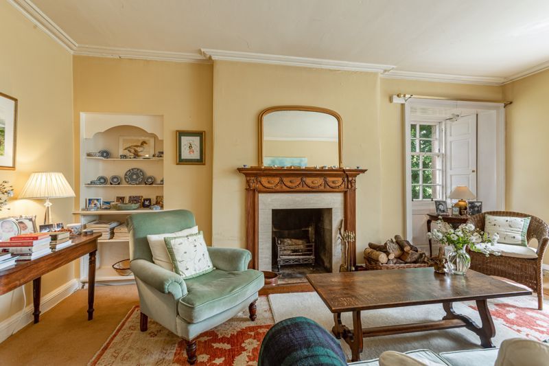 Property photo 3 of 31 Sitting Room