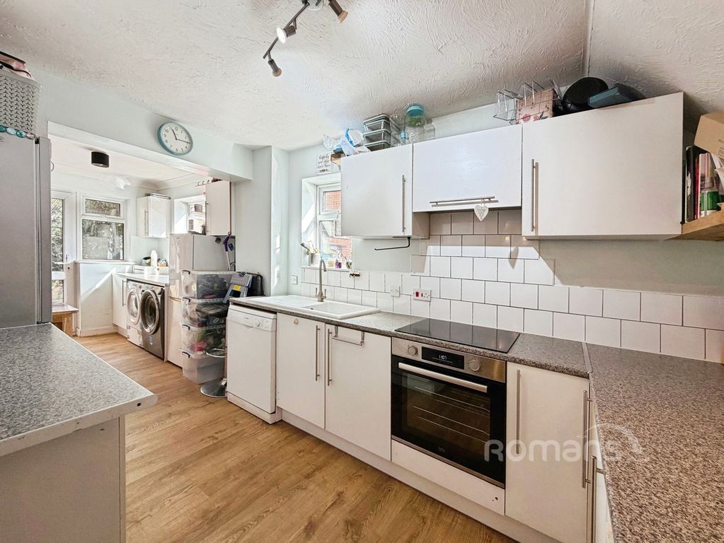 Property photo 3 of 18 Pbox-Img.Jpg