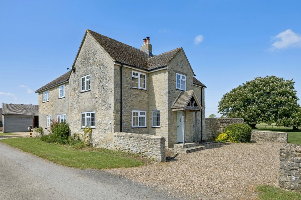 Property photo 2 of 21 108013_Manor Farm...
