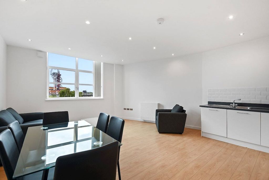 Property photo 2 of 13 Picture No. 08