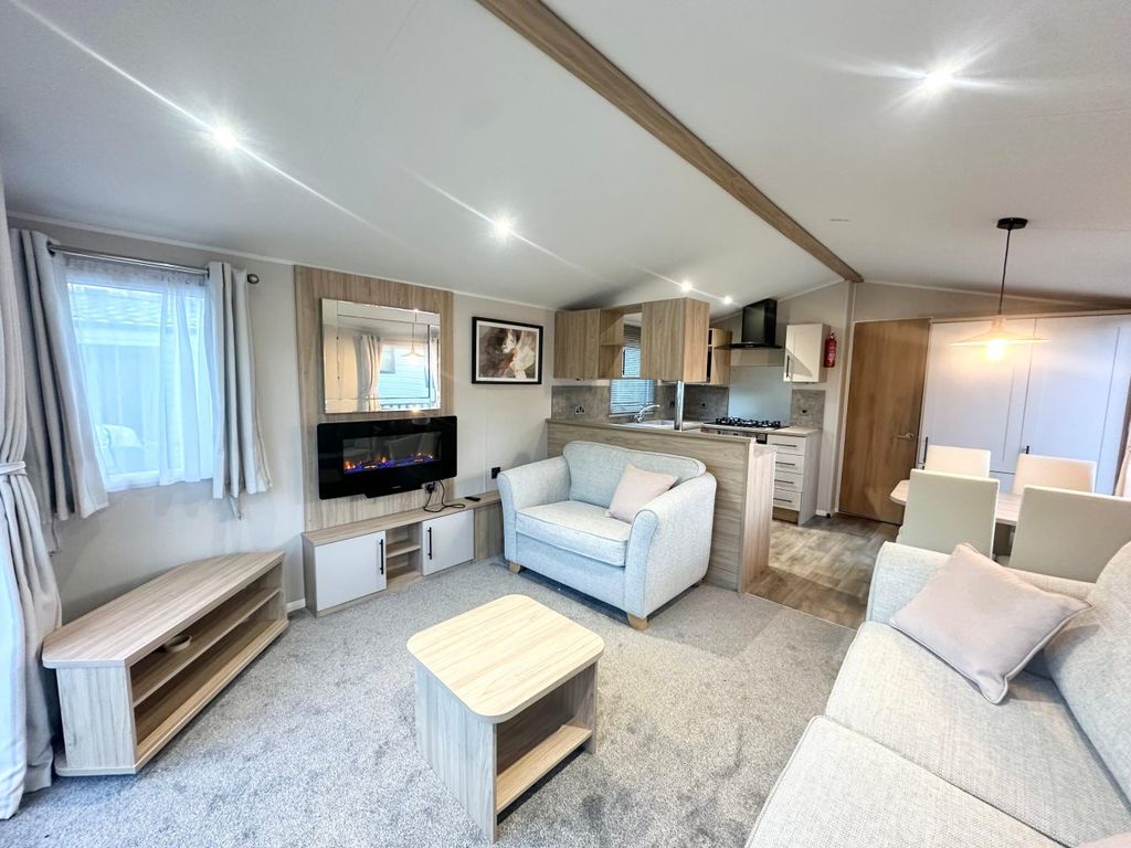 Property photo 2 of 6 Willerby Manor (5).Jpg