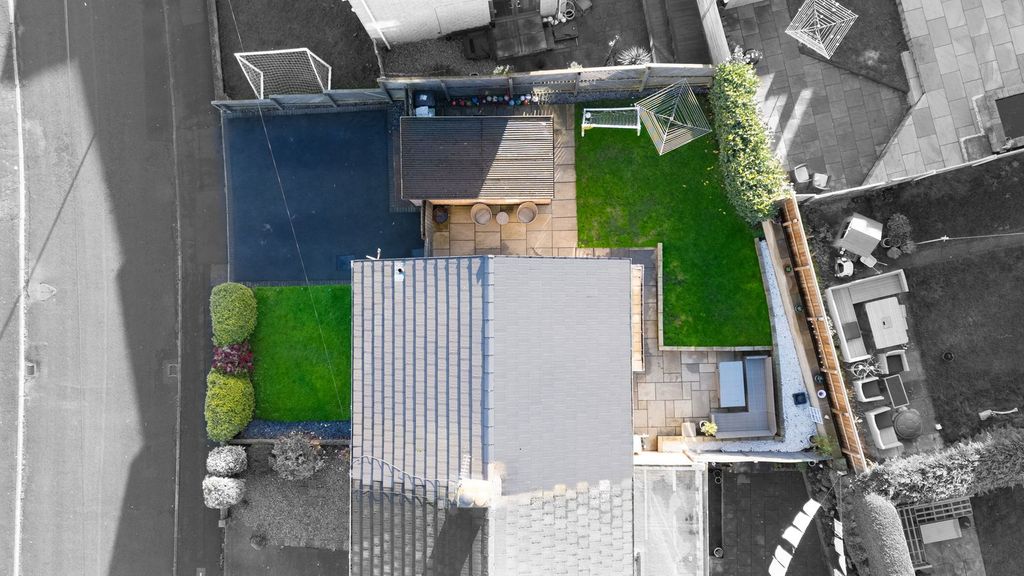 Property photo 3 of 25