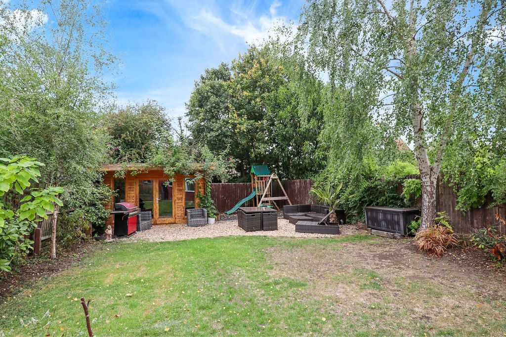 Property photo 2 of 20