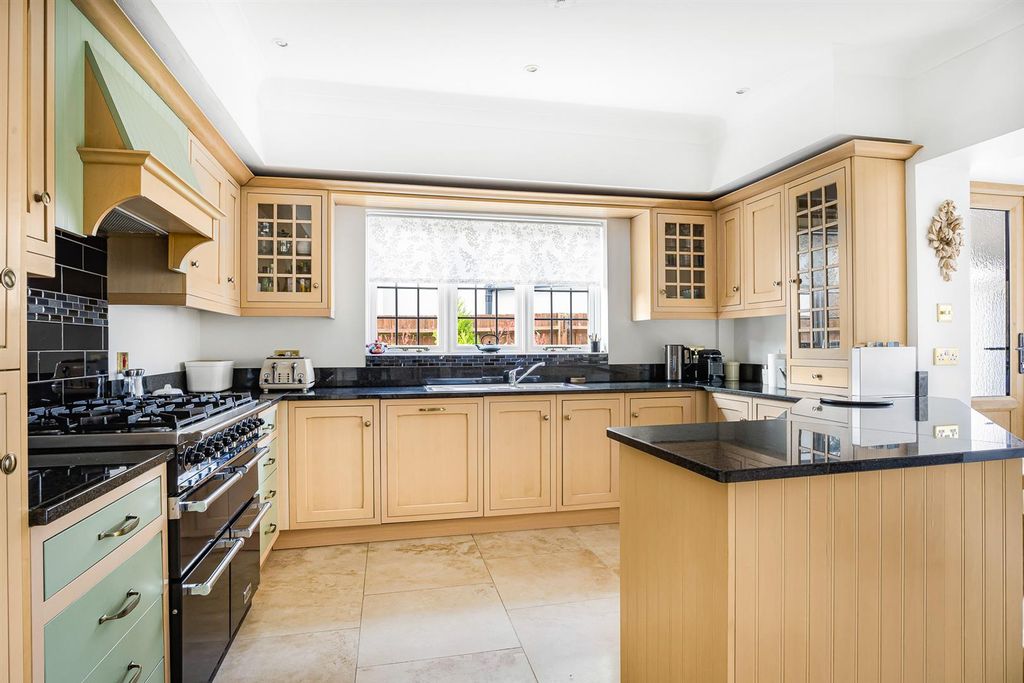 Property photo 2 of 16 Kitchen