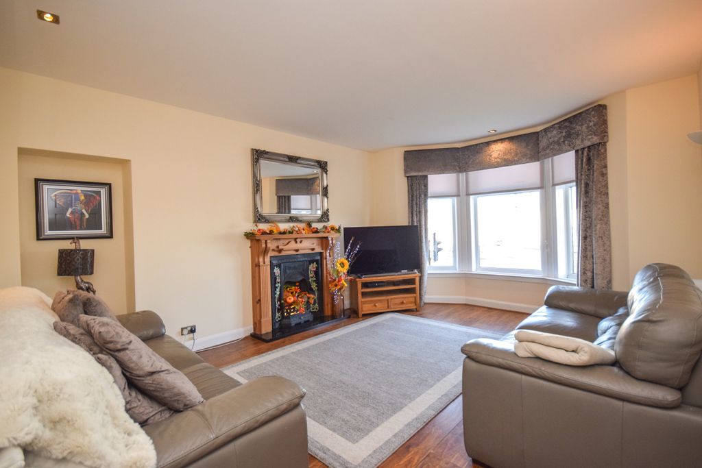 Property photo 2 of 30