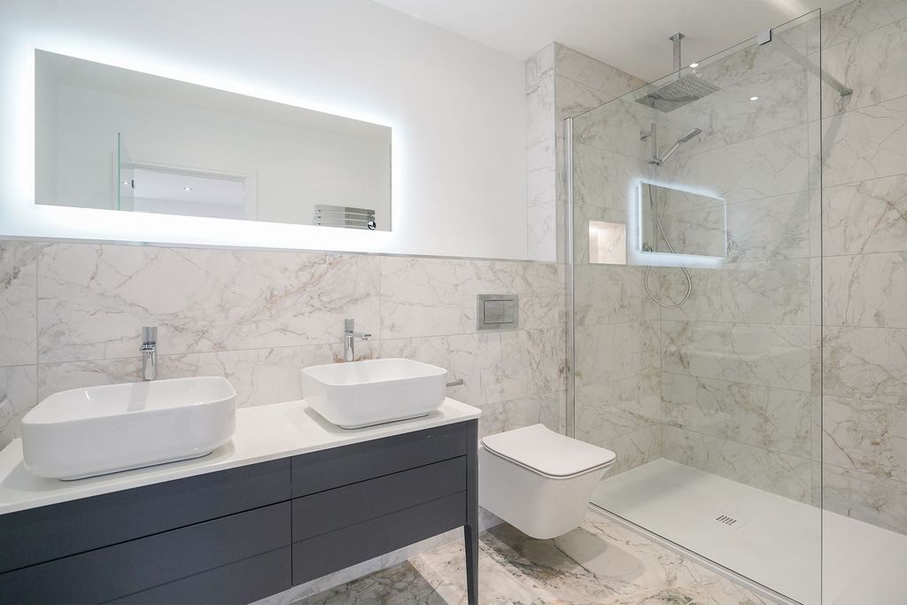 Property photo 3 of 27 Principle En-Suite