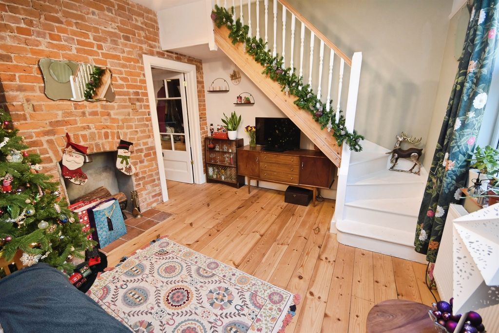 Property photo 2 of 18