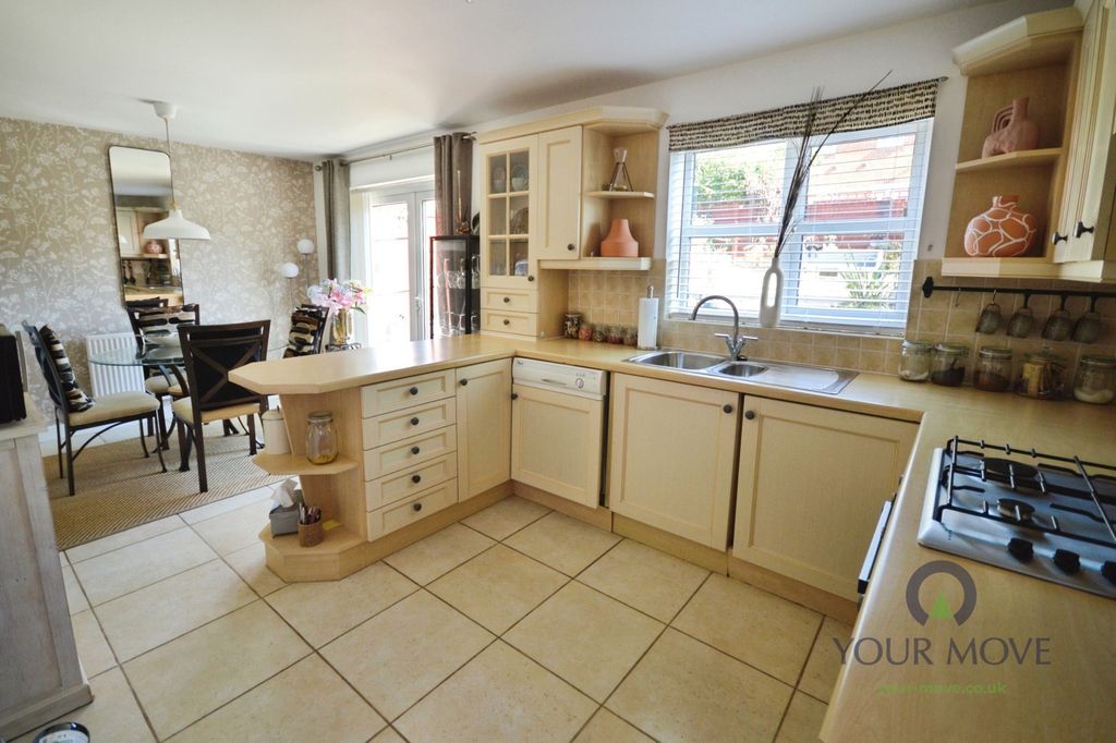Property photo 2 of 24 Kitchen/Dining Room
