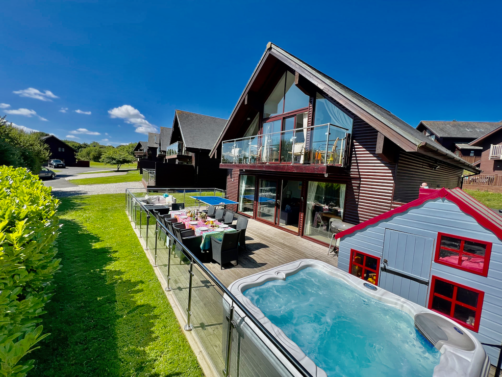 Property photo 1 of 14 Front