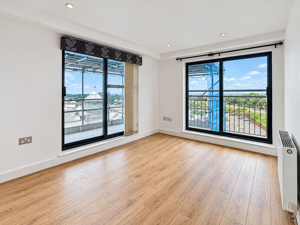 Property photo 3 of 11 4399274