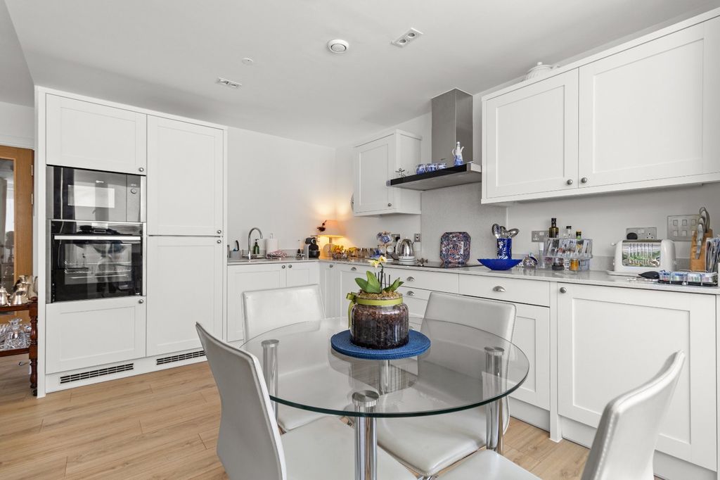 Property photo 3 of 22 Kitchen/ Dining