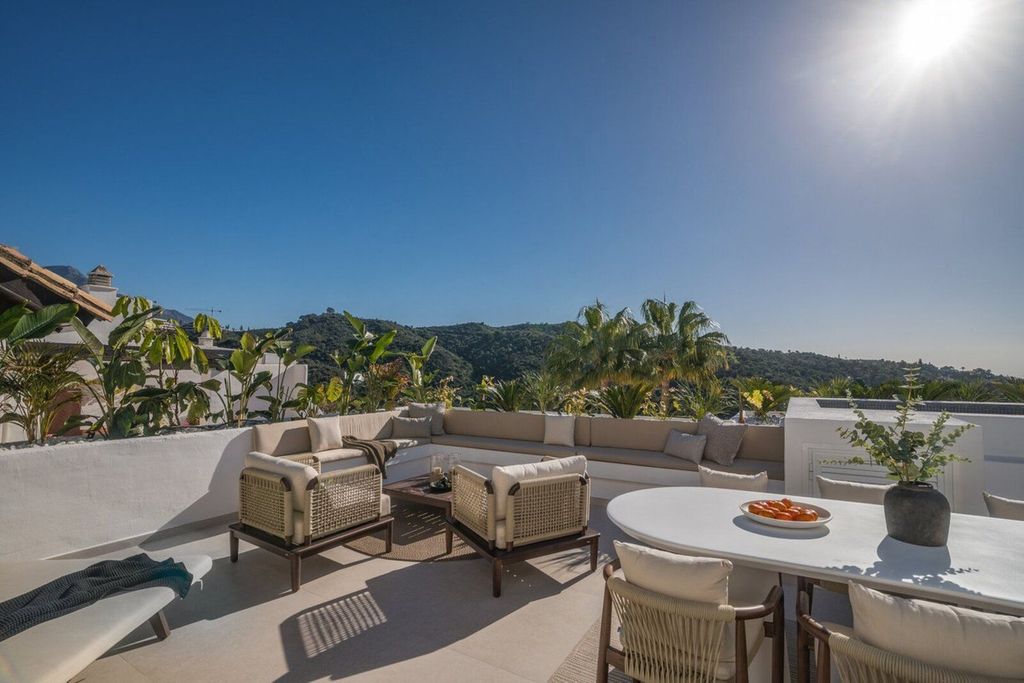 Property photo 2 of 37