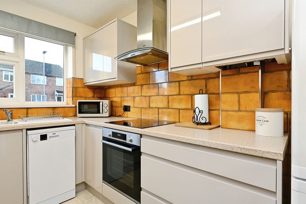 Property photo 3 of 17