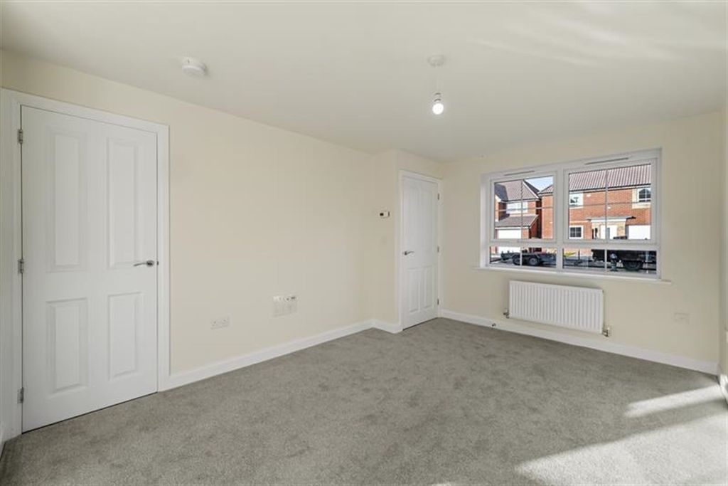 Property photo 2 of 7 Living Room