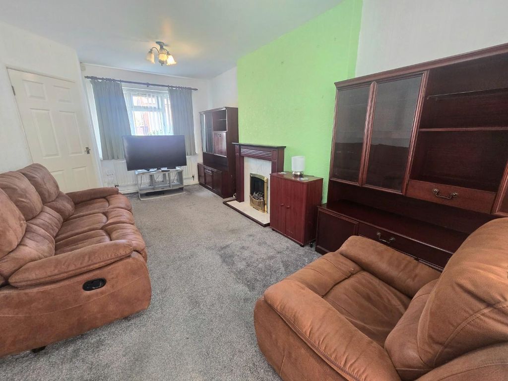 Property photo 2 of 16 Living