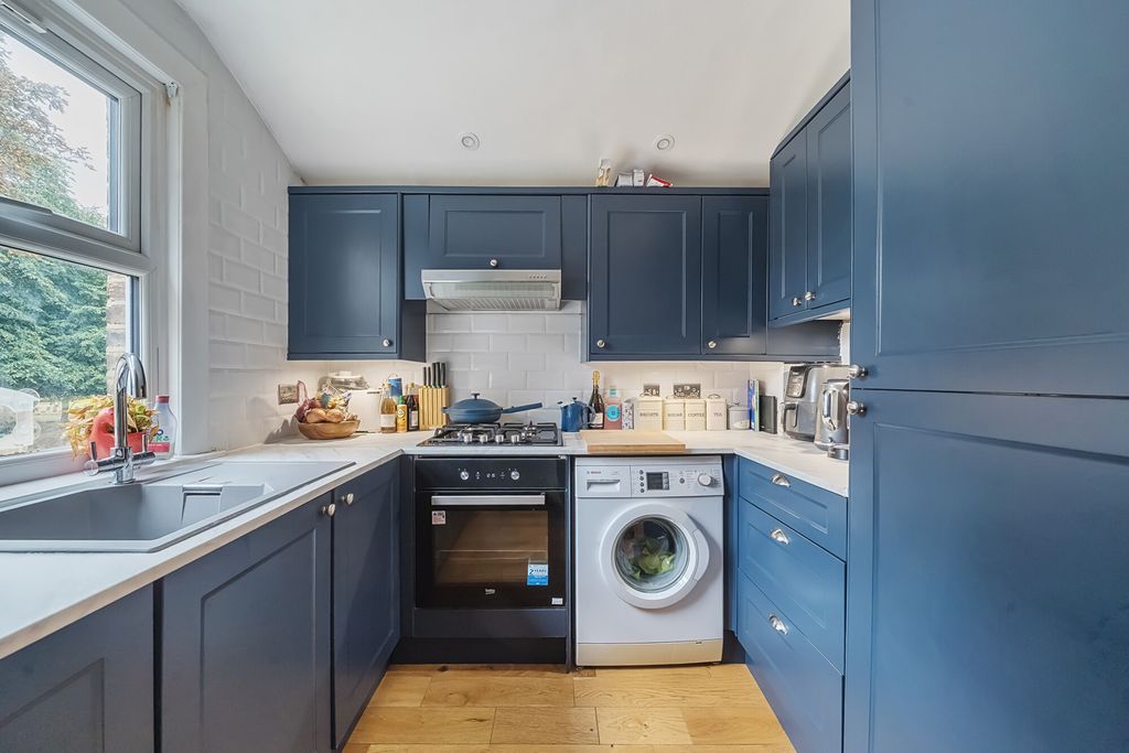 Property photo 2 of 11 1332970-2-68A5B19...