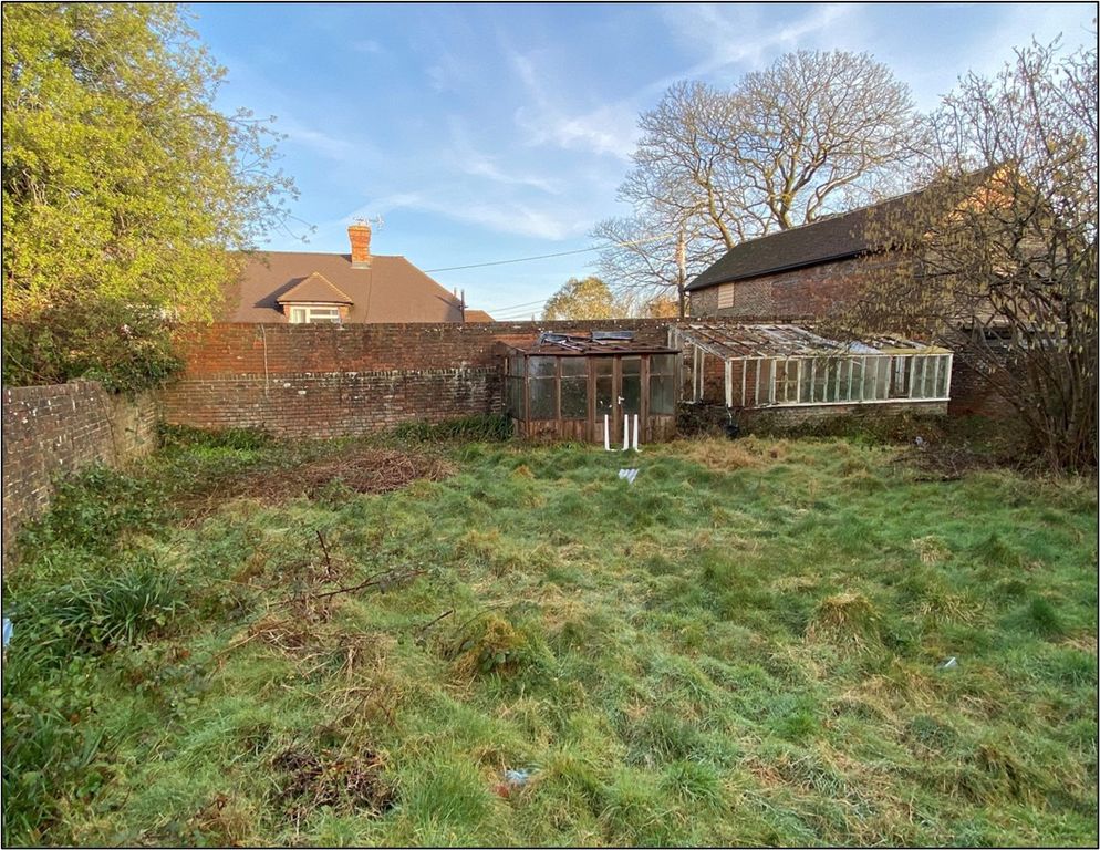 Property photo 2 of 6