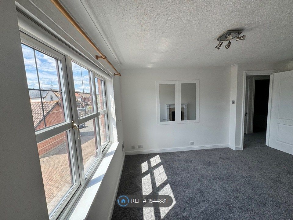 Property photo 3 of 28