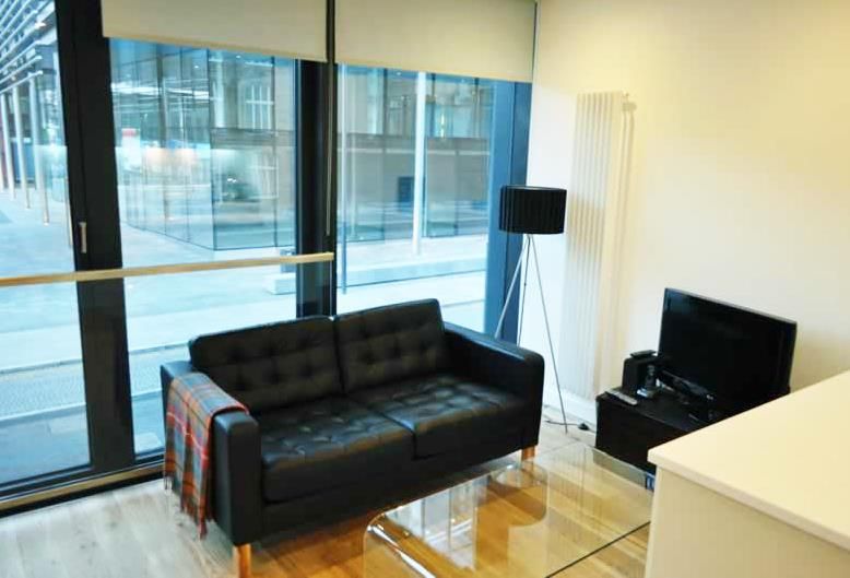 Property photo 1 of 7 Lounge