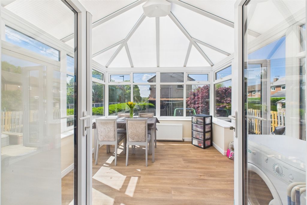 Property photo 3 of 22 Conservatory