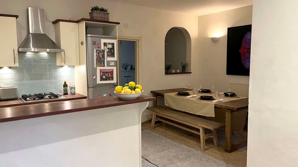 Property photo 2 of 10