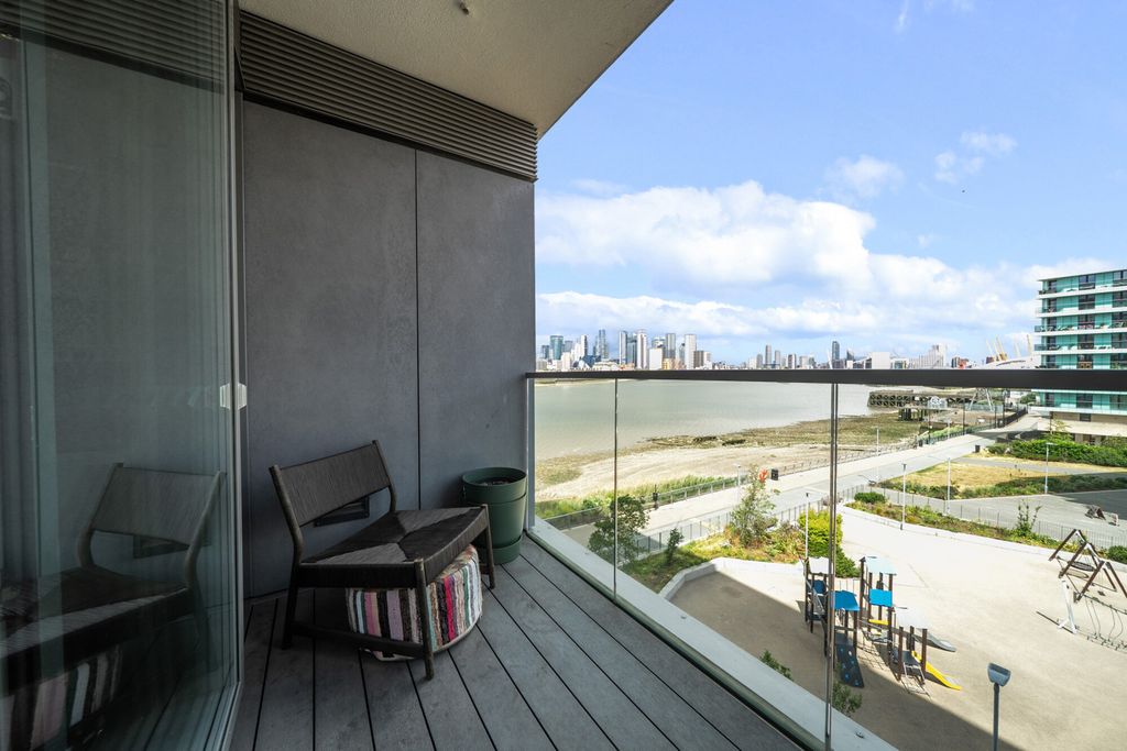 Property photo 2 of 20 1469806-18-6A2166...