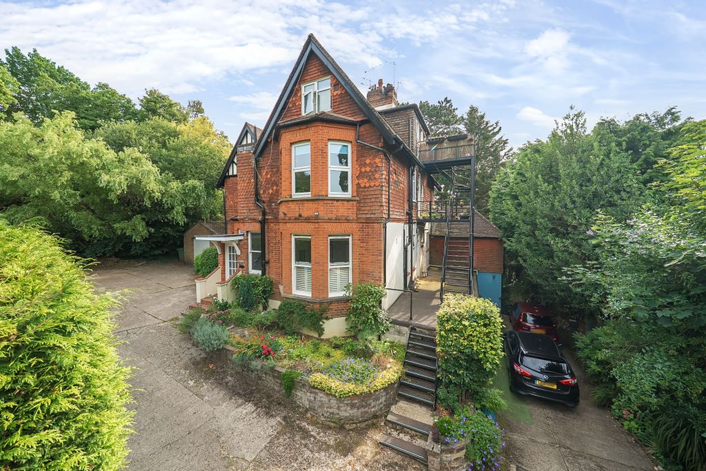 Additional image 19 of 3 bed flat for saleSnatts Hill, Oxted RH8