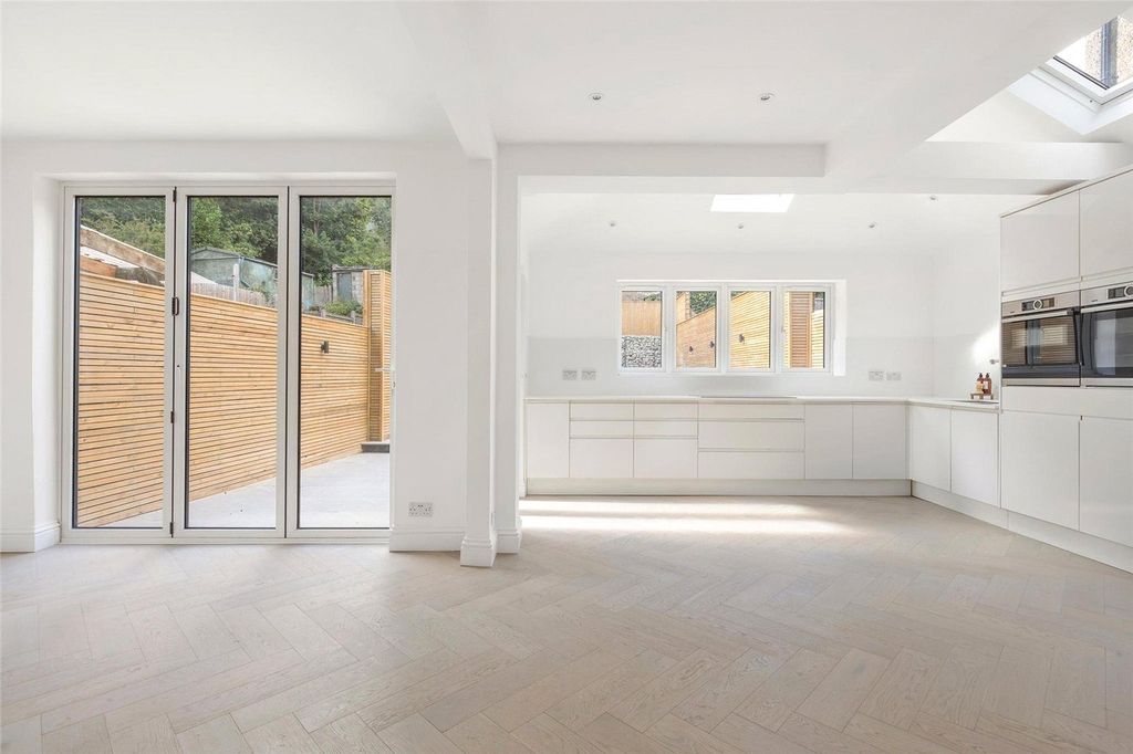 Property photo 3 of 19 Picture No. 09