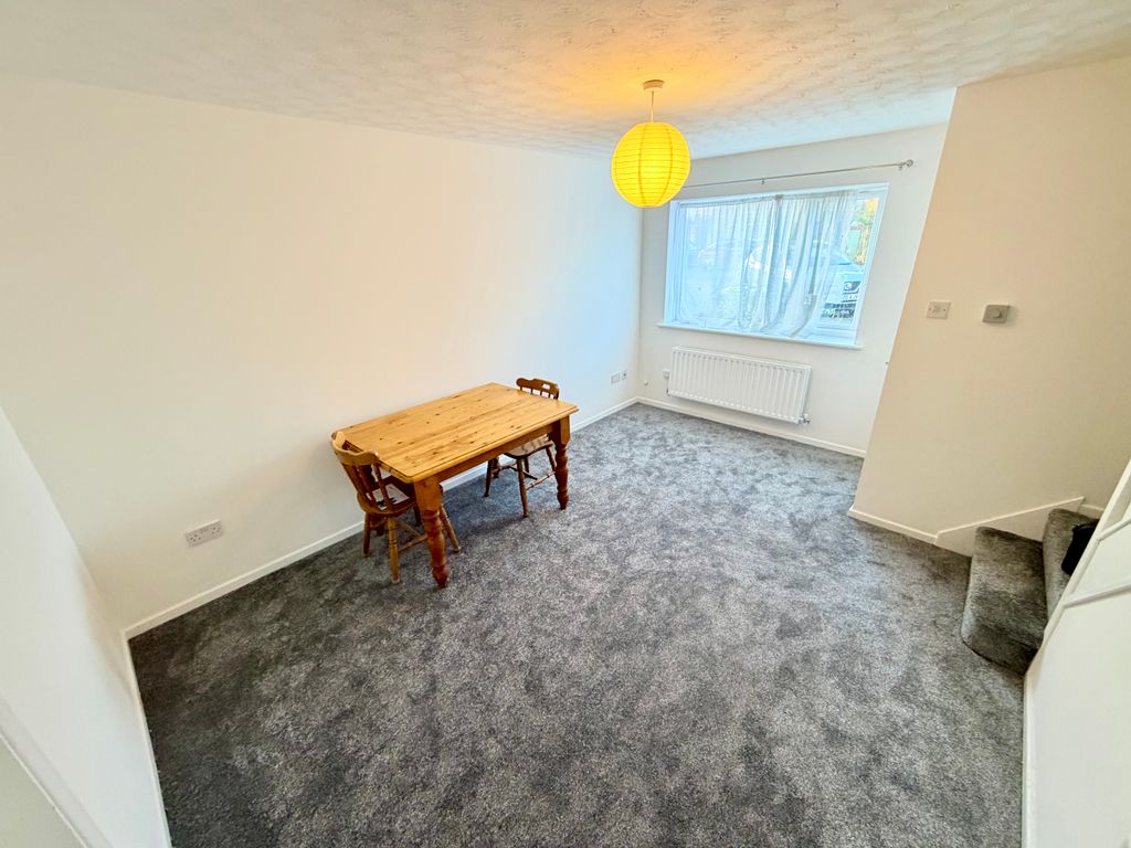 Property photo 2 of 12 Image