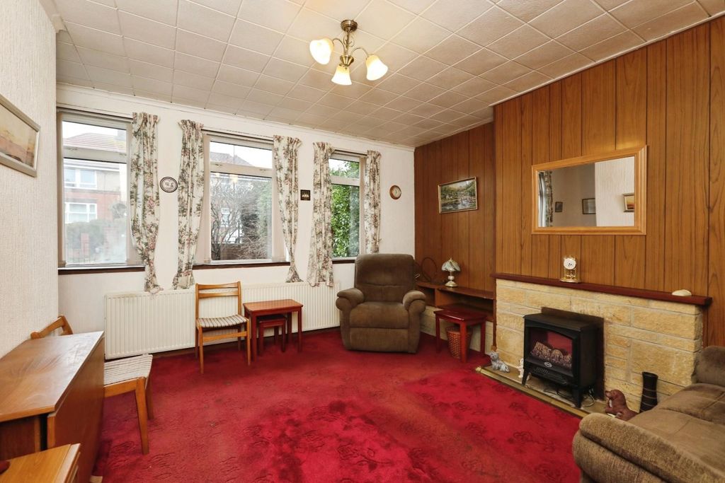 Property photo 2 of 21 Living Room