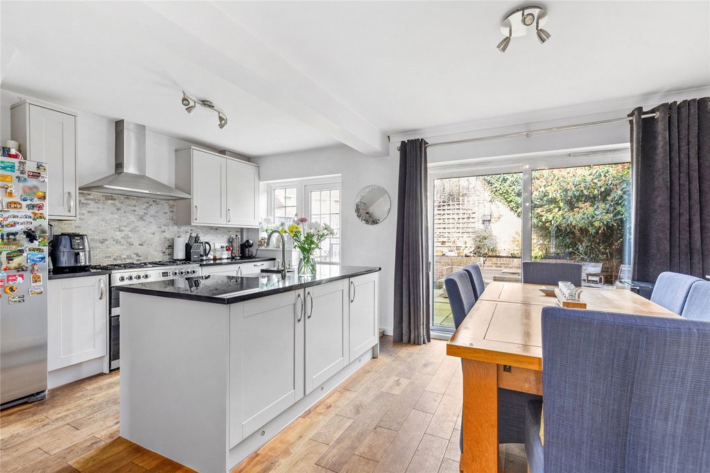 Property photo 3 of 17 Picture No. 27