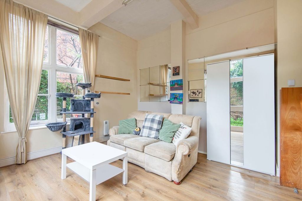 Property photo 3 of 6