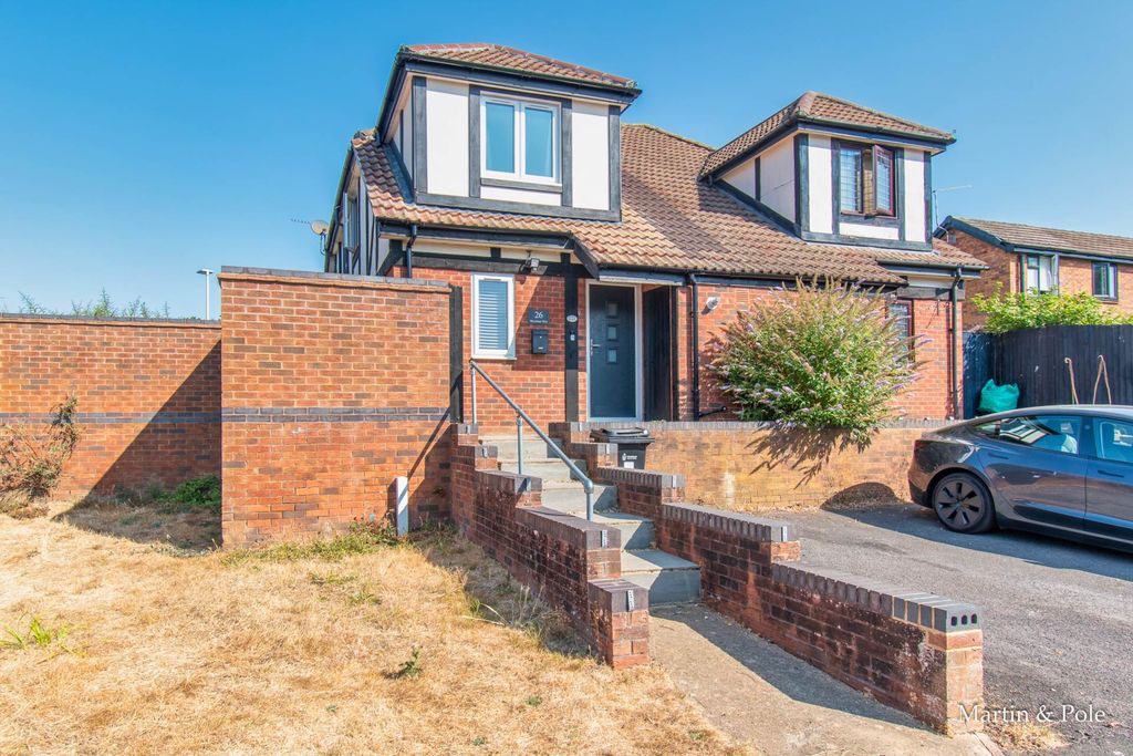 Property photo 1 of 12