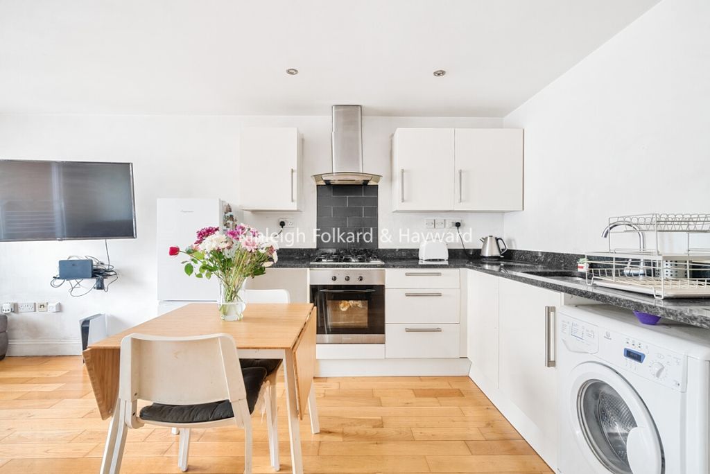 Property photo 1 of 11 584B258B-13B6-4206-8