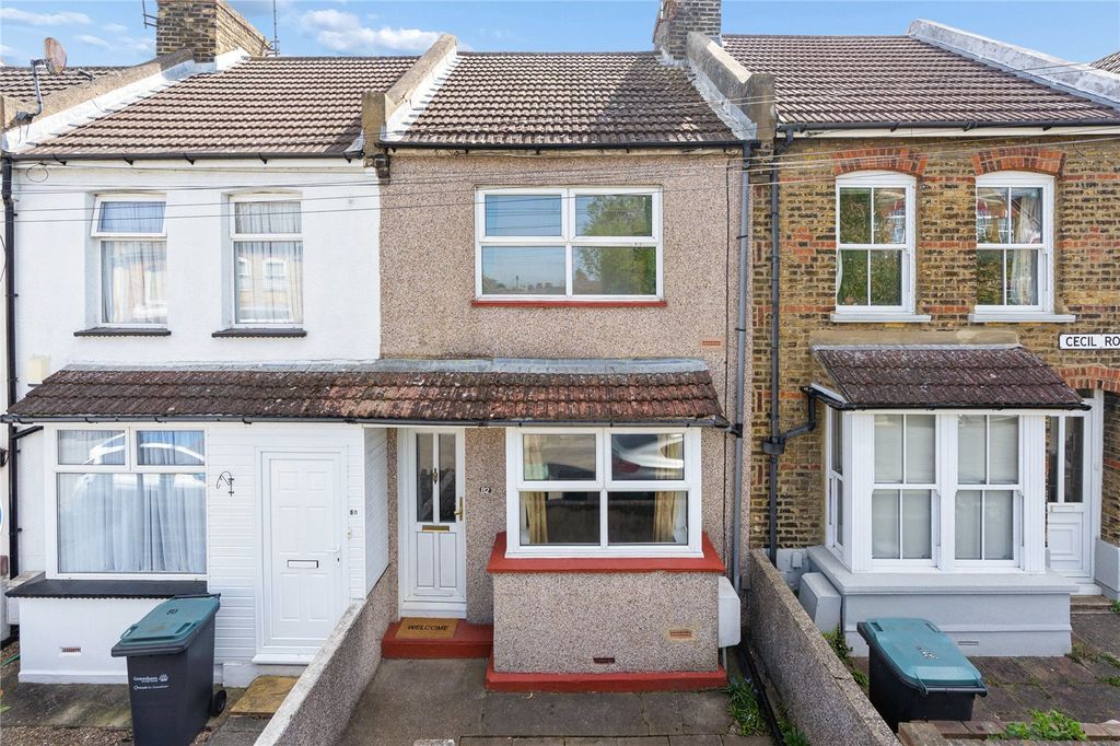 Property photo 2 of 14 Front