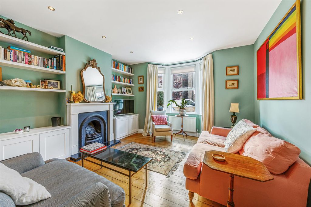 Property photo 2 of 17