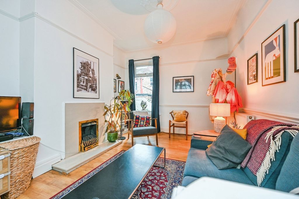 Property photo 3 of 16 Pbox-Img.Jpg