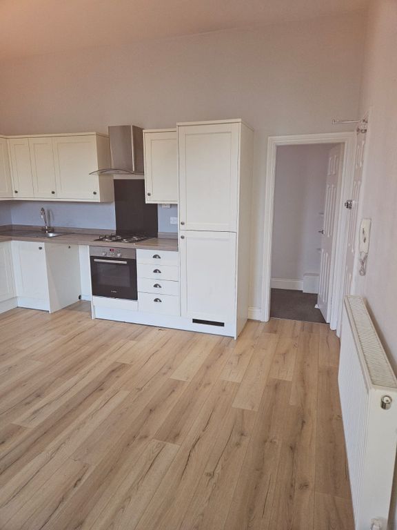 Property photo 2 of 11 Photo 3