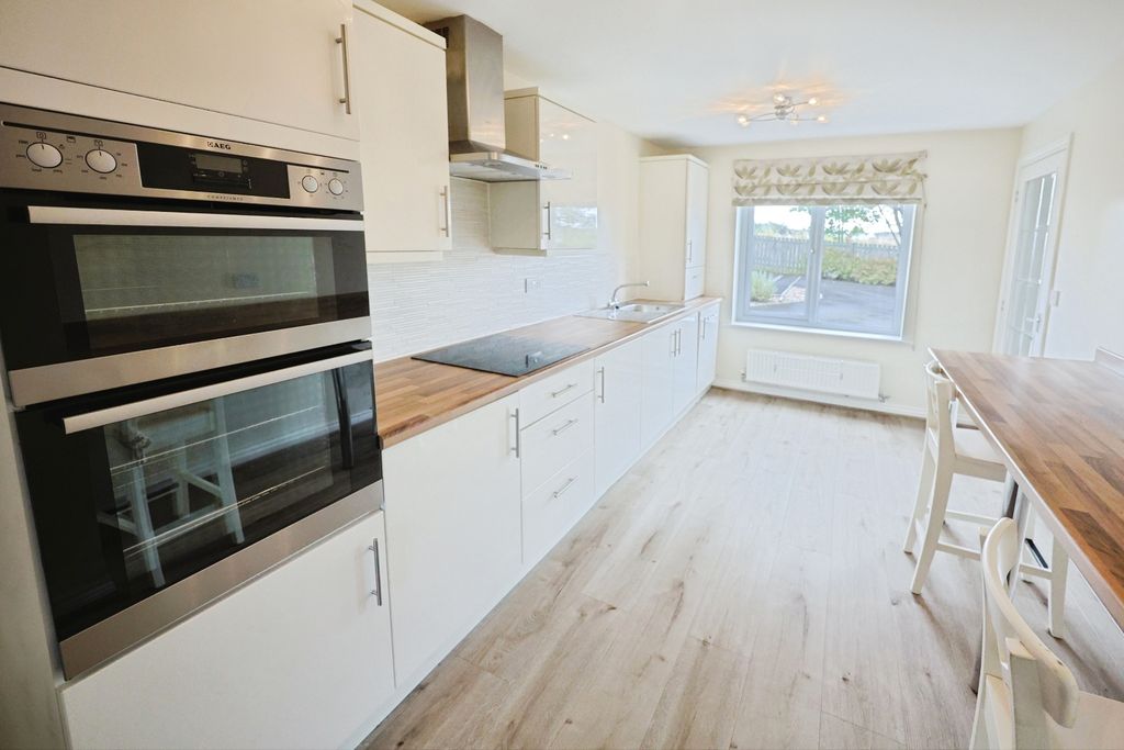 Property photo 3 of 18 Pbox-Img.Jpg
