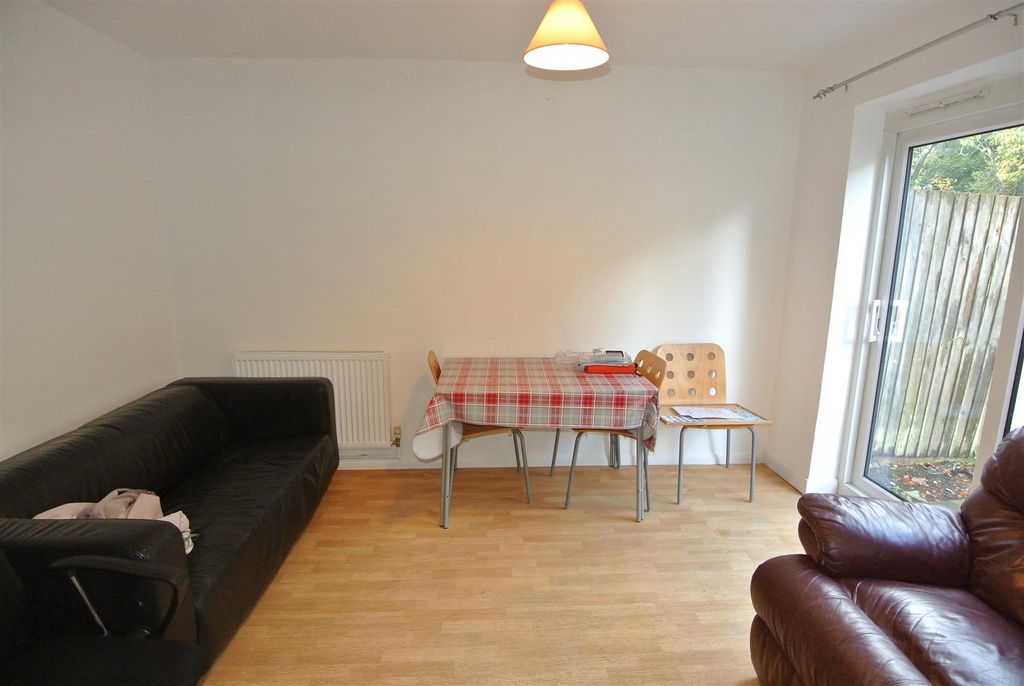 Property photo 2 of 12 Lounge.Jpg